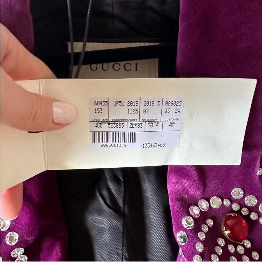 Gucci x Vintage and costume made
Size: Men's 46R

$3,800 10% off - Picture 4 of 7